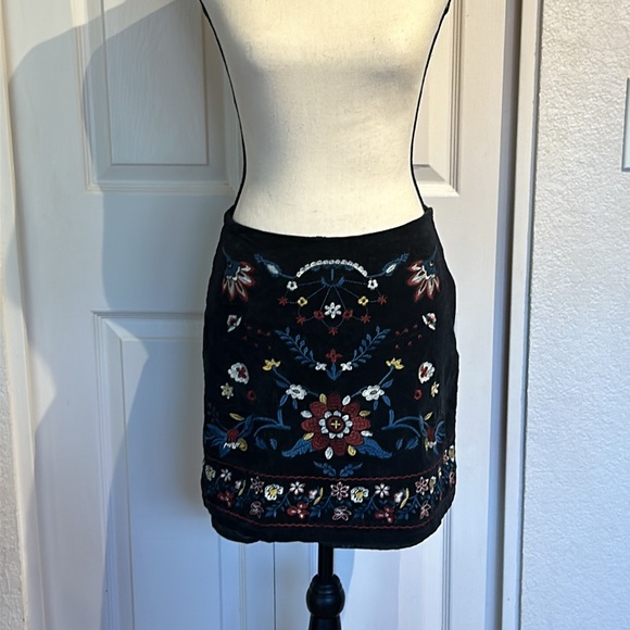 Corduroy Embroidered Mini Skirt - Picture 2 of 8